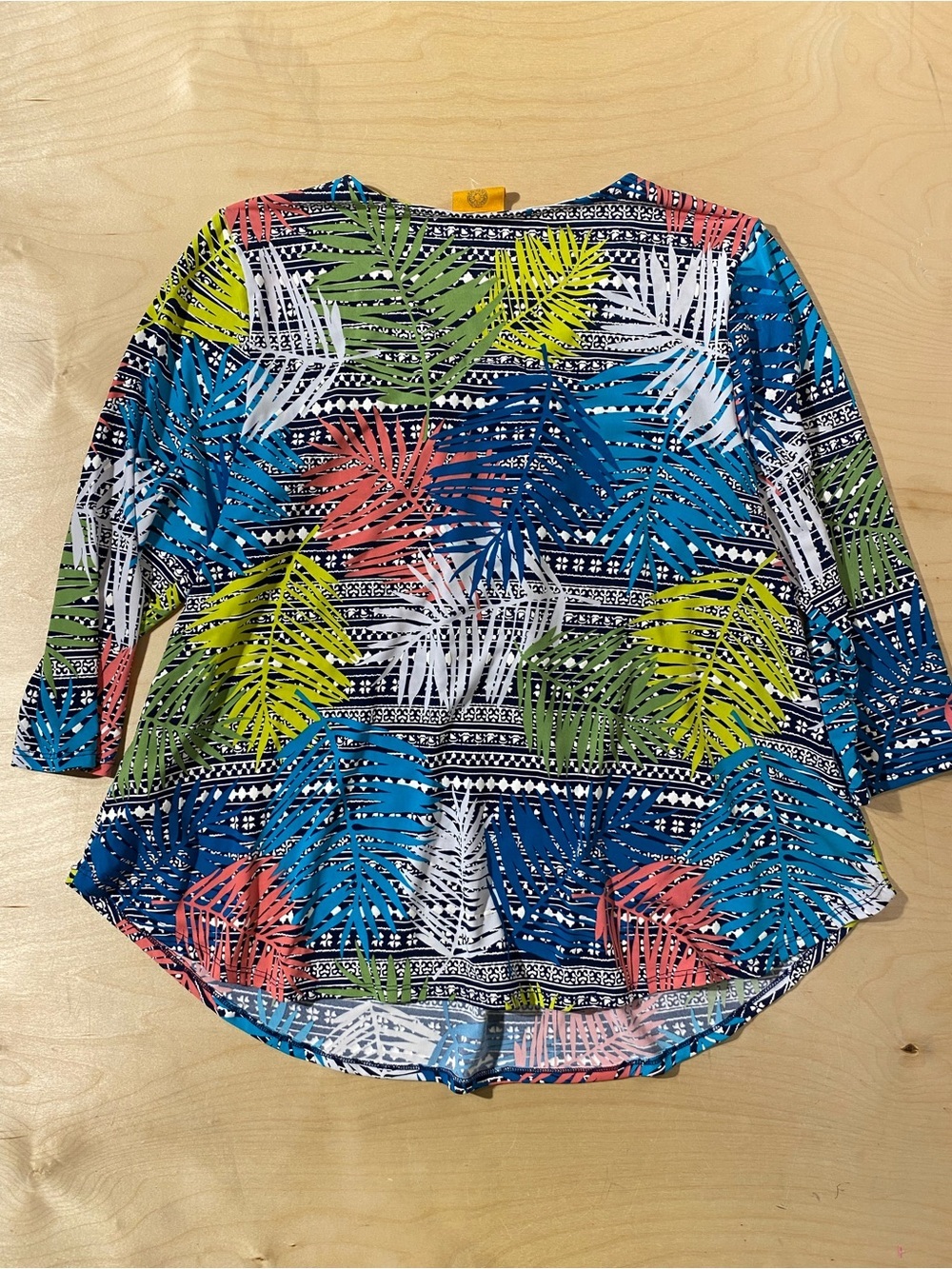 Ruby Rd. Multicolor Palm-Print V-Neck Tunic Medium (RK) - Picture 8 of 9